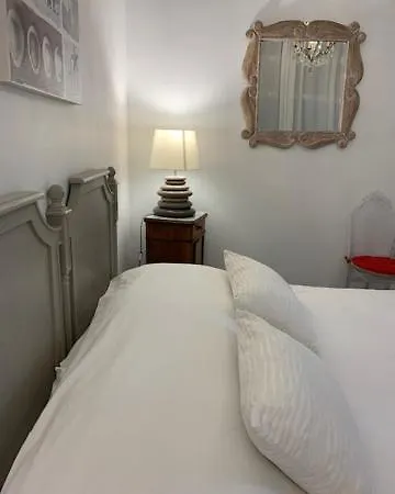 La Maison De Lilly Bed & Breakfast *
